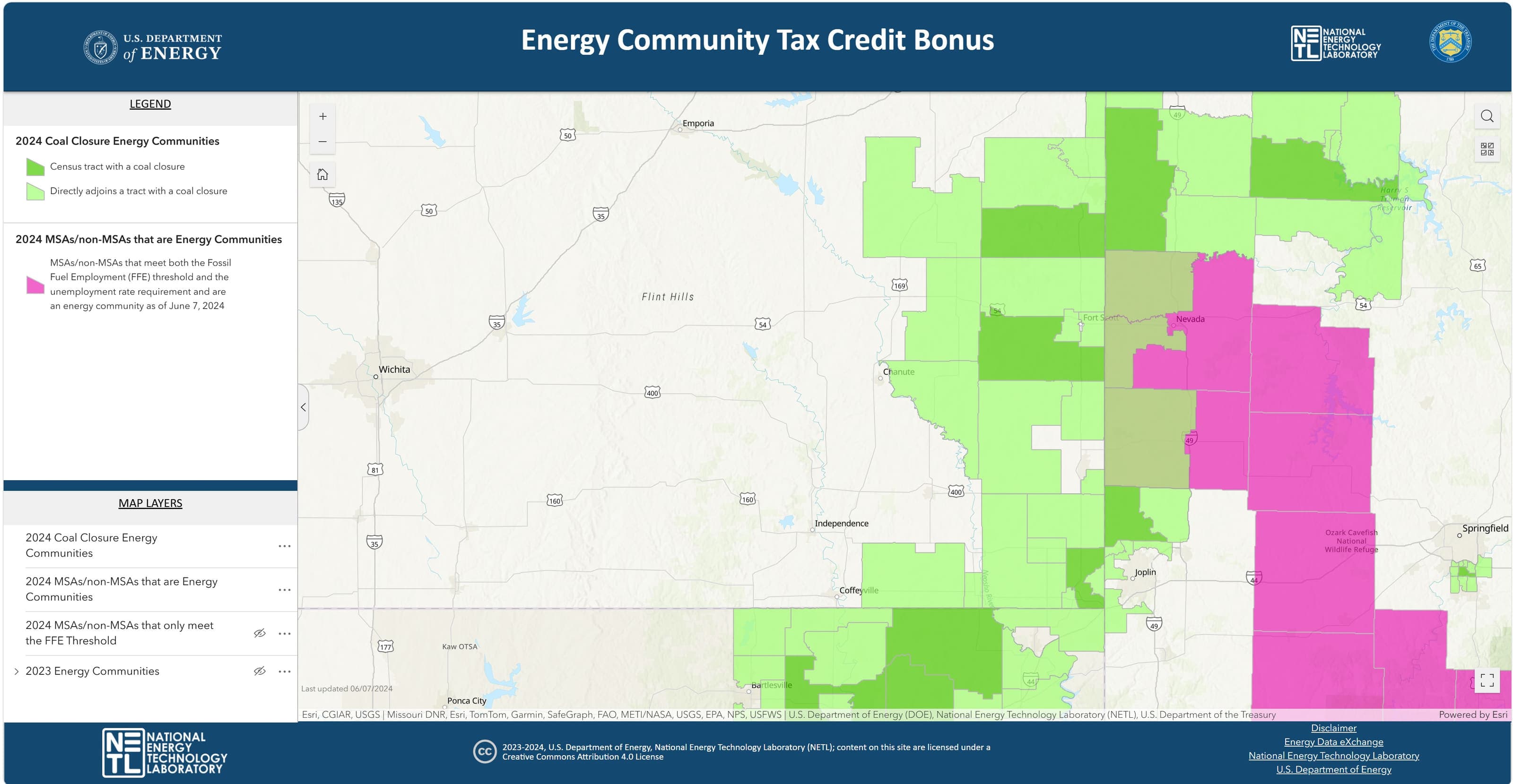 DOE Energy Community Tax Credit Bonus map centered on southeast Kansas — green census tracts around Chanute and Fort Scott qualify for the 10% bonus; magenta areas to the east are MSA / non-MSA energy communities.